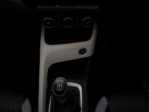 Nissan Magnite 1.0T Acenta - Image 19