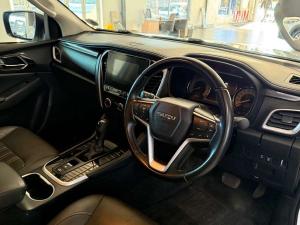 Isuzu MU-X 1.9D LS automatic - Image 8
