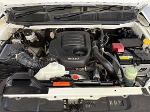 Isuzu MU-X 1.9D LS automatic - Image 9