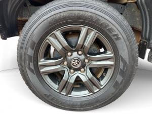 Toyota Hilux 2.4GD-6 double cab Raider manual - Image 15