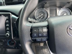 Toyota Hilux 2.4GD-6 double cab Raider manual - Image 17