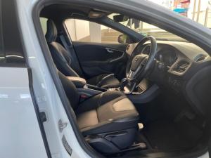 Volvo V40 T2 Kinetic - Image 13