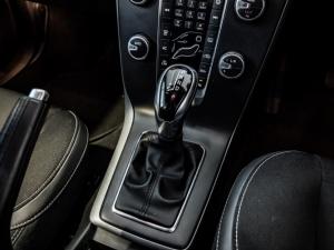 Volvo V40 T2 Kinetic - Image 19