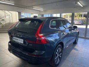Volvo XC60 B5 AWD Essential - Image 3