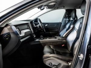 Volvo XC60 B5 AWD Essential - Image 5