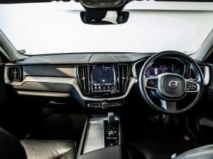 Volvo XC60 B5 AWD Essential - Image 6