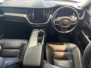 Volvo XC60 B5 AWD Essential - Image 6