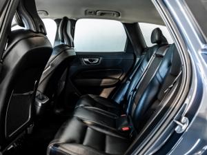 Volvo XC60 B5 AWD Essential - Image 7