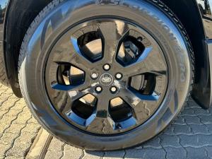 Land Rover Defender 110 D350 X-Dynamic HSE - Image 11