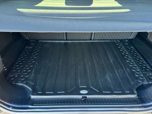 Land Rover Defender 110 D350 X-Dynamic HSE - Image 14