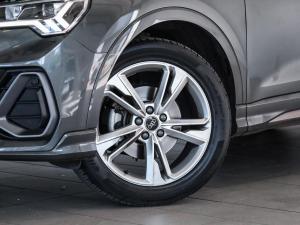 Audi Q3 35TFSI S line - Image 3