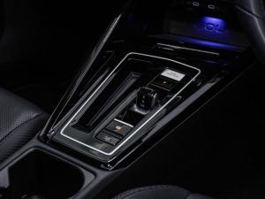 Volkswagen Golf R - Image 25