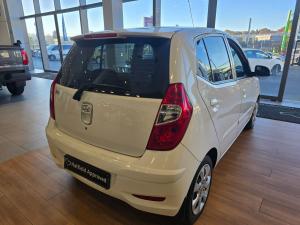 Hyundai i10 1.1 Motion - Image 2