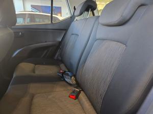 Hyundai i10 1.1 Motion - Image 9