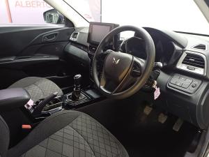 Mahindra XUV 3XO 1.2T MX2 manual - Image 22