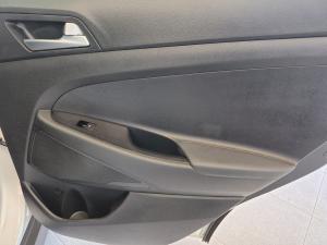 Hyundai Tucson 2.0 Executive - Image 17