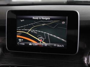 Mercedes-Benz V-Class V250d AMG Line - Image 13