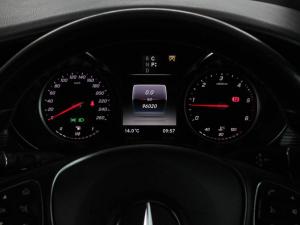 Mercedes-Benz V-Class V250d AMG Line - Image 7