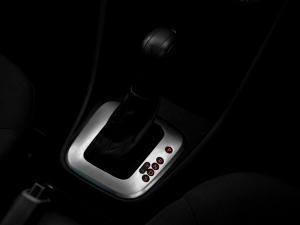 Volkswagen Polo Vivo hatch 1.6 Comfortline auto - Image 4