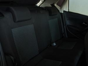 Volkswagen Polo Vivo hatch 1.6 Comfortline auto - Image 6