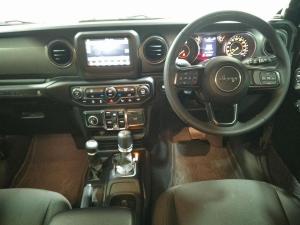 Jeep Wrangler Unlimited 3.6 Sport - Image 18