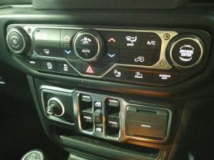 Jeep Wrangler Unlimited 3.6 Sport - Image 26