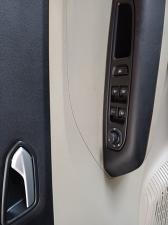 Renault Triber 1.0 Prestige auto - Image 19