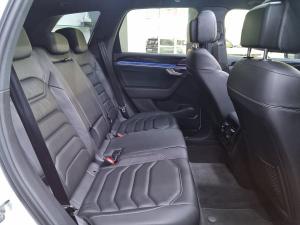 Volkswagen Touareg V6 TDI Executive R-Line - Image 12