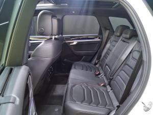 Volkswagen Touareg V6 TDI Executive R-Line - Image 13