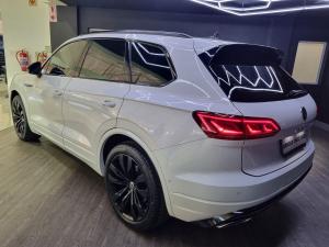 Volkswagen Touareg V6 TDI Executive R-Line - Image 16