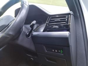 Volkswagen Touareg V6 TDI Executive R-Line - Image 21