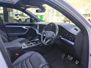 Volkswagen Touareg V6 TDI Executive R-Line - Image 24