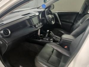 Toyota RAV4 2.2D-4D AWD GX - Image 7
