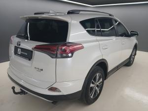 Toyota RAV4 2.2D-4D AWD GX - Image 2