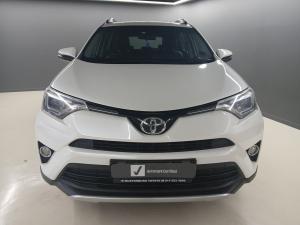Toyota RAV4 2.2D-4D AWD GX - Image 4