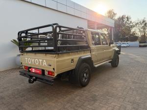 Toyota Land Cruiser 79 2.8GD-6 double cab auto - Image 2