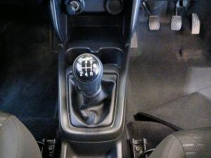 Suzuki Swift 1.2 GL - Image 10
