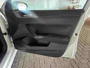 Volkswagen Polo 1.0 TSI Comfortline DSG - Image 14