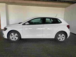 Volkswagen Polo 1.0 TSI Comfortline DSG - Image 9