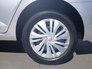 Volkswagen Polo sedan 1.6 manual - Image 15