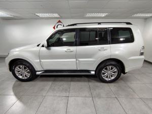 Mitsubishi Pajero 5-door 3.2DI-D GLS - Image 2