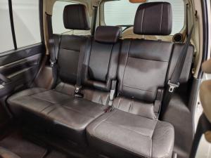 Mitsubishi Pajero 5-door 3.2DI-D GLS - Image 6