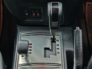 Mitsubishi Pajero 5-door 3.2DI-D GLS - Image 9
