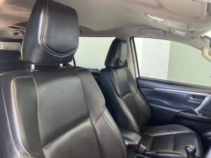 Toyota Fortuner 2.4GD-6 manual - Image 10