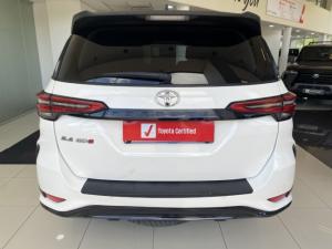Toyota Fortuner 2.4GD-6 manual - Image 4