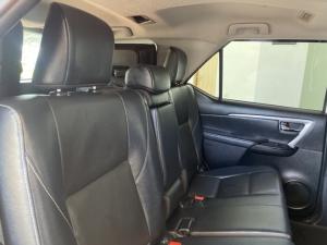 Toyota Fortuner 2.4GD-6 manual - Image 7