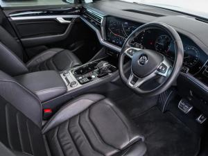 Volkswagen Touareg V6 TDI Executive R-Line - Image 11