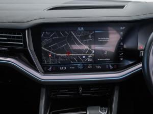 Volkswagen Touareg V6 TDI Executive R-Line - Image 22