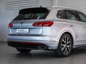 Volkswagen Touareg V6 TDI Executive R-Line - Image 8