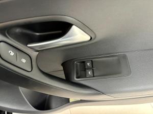 Volkswagen Polo Vivo hatch 1.4 Life - Image 12